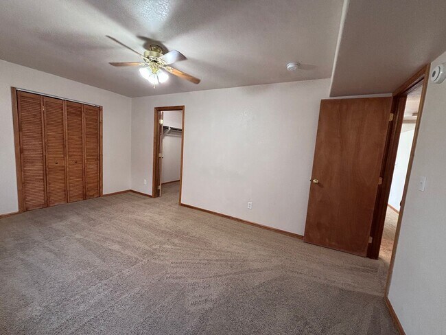 Building Photo - 4 Bed 3.5 Bath Home with Air Conditioning! - MileStone Real Estate Services - Available Now!