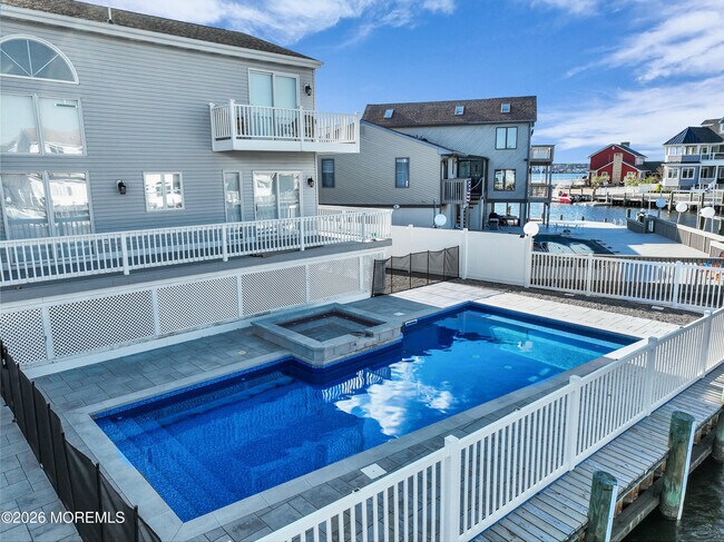 Building Photo - 3330 Windsor Ave