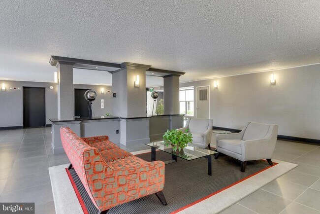 Building Photo - 200 N Pickett St