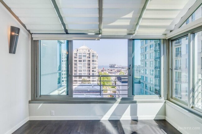 Building Photo - 219 Brannan St