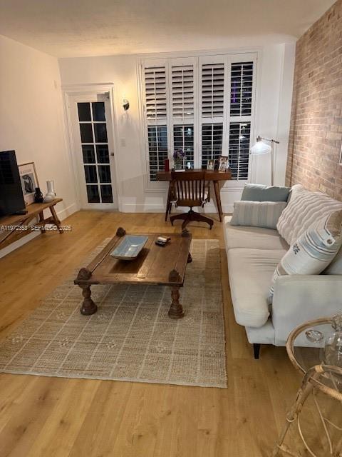 Building Photo - 1300 Lincoln Rd