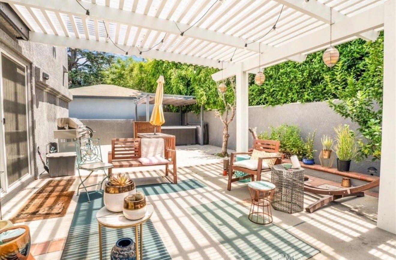 Building Photo - 2481 S Bundy Dr