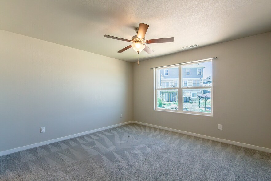 Building Photo - 8136 Lookout Ct