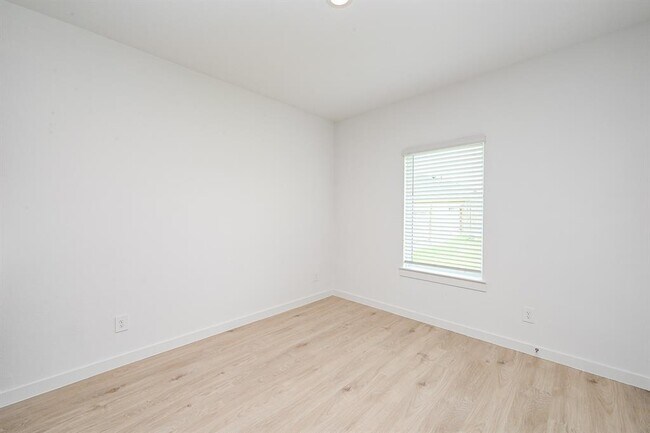 Building Photo - 29946 Gallatin River Ln