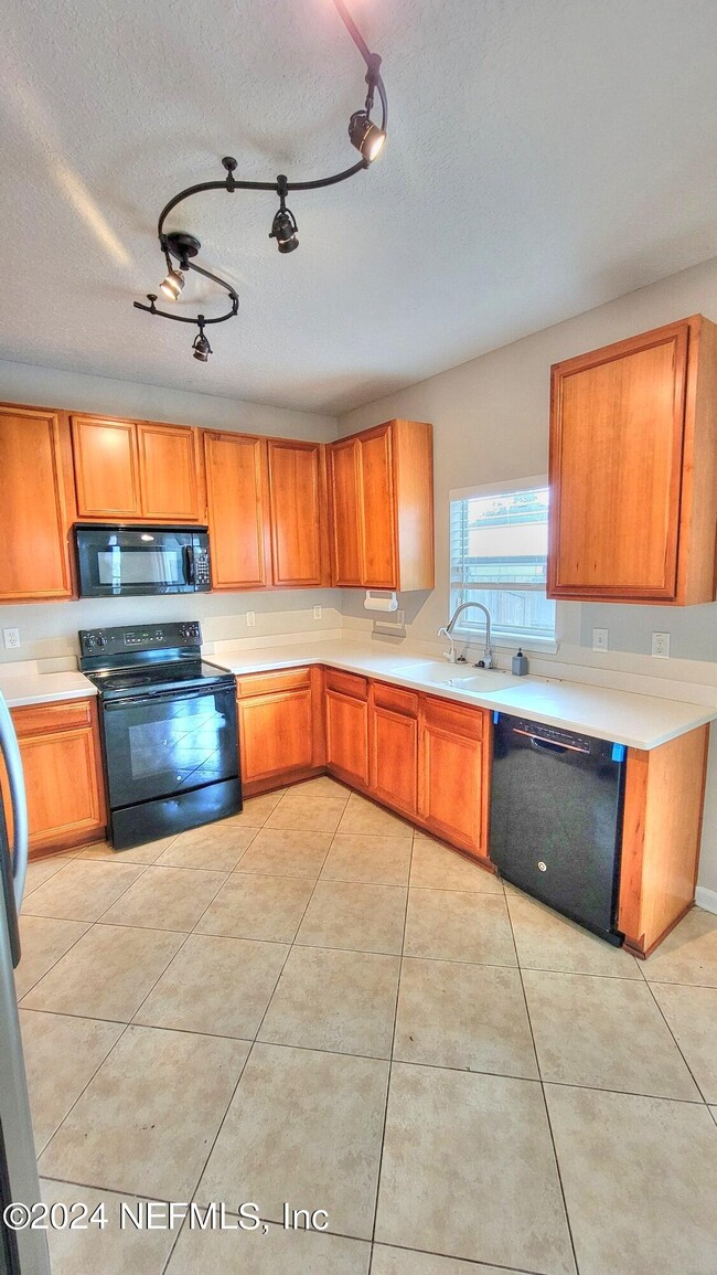 Building Photo - 7131 Rampart Ridge Cir W