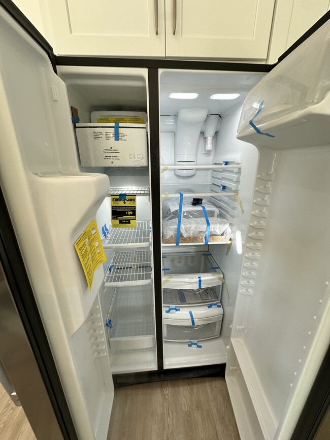 Building Photo - 1A A St