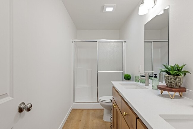 Building Photo - Work Live Unit - At Home Business