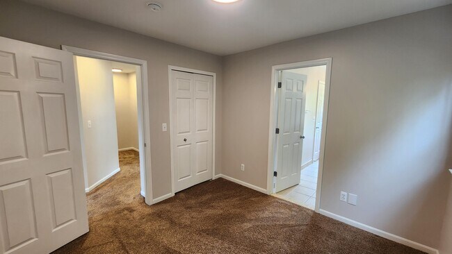 Building Photo - 1574 Kessler Ave