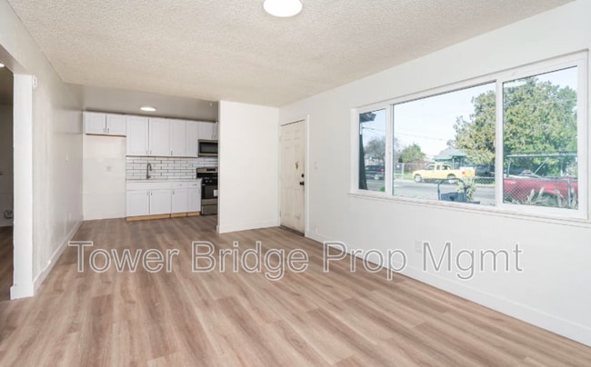 Building Photo - 1718 Grand Ave