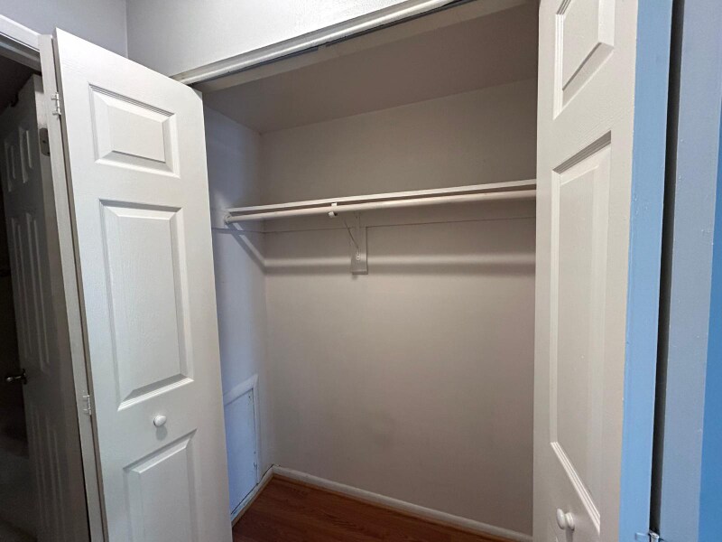 Building Photo - 6001 Majors Ln