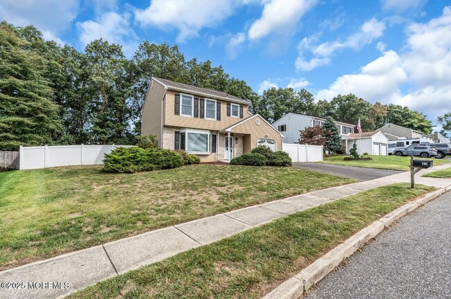 Building Photo - 45 Pinyon St
