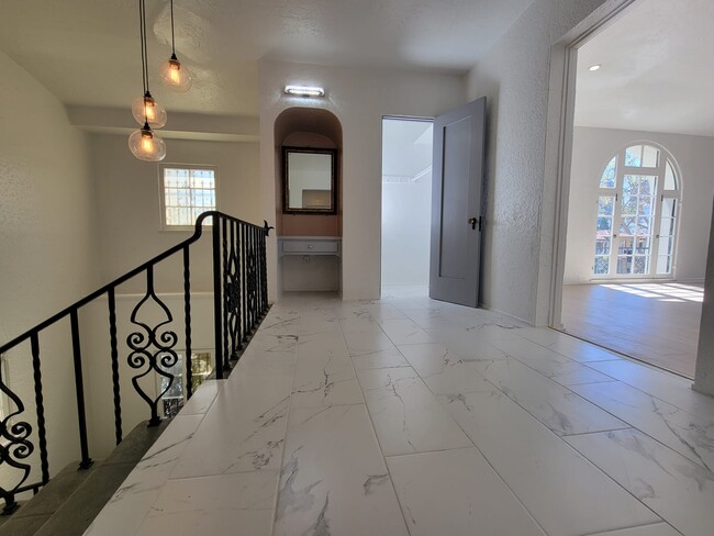 Primary Photo - 6241 W 6th St
