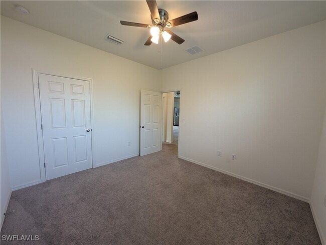Building Photo - 4208 NE 15th Pl