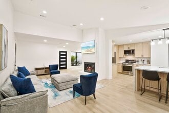 Building Photo - 3327 Freshmeadows Dr