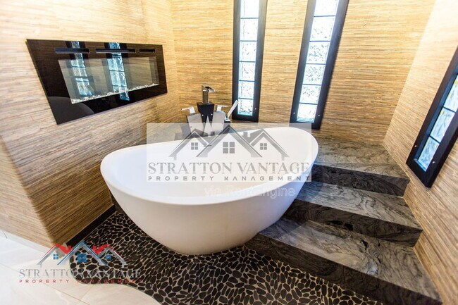 Building Photo - 39614 N 7th St