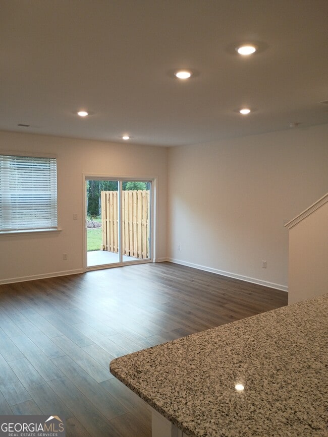 Building Photo - 236 Kenoot Dr