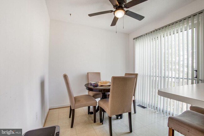 Building Photo - 9820 Berrywood Ct