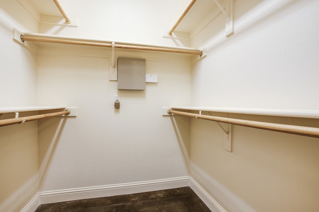 Building Photo - 2714 Merida Ave