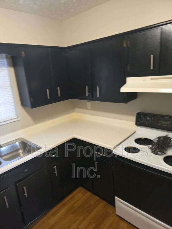 Building Photo - 1603 Gagel Ave