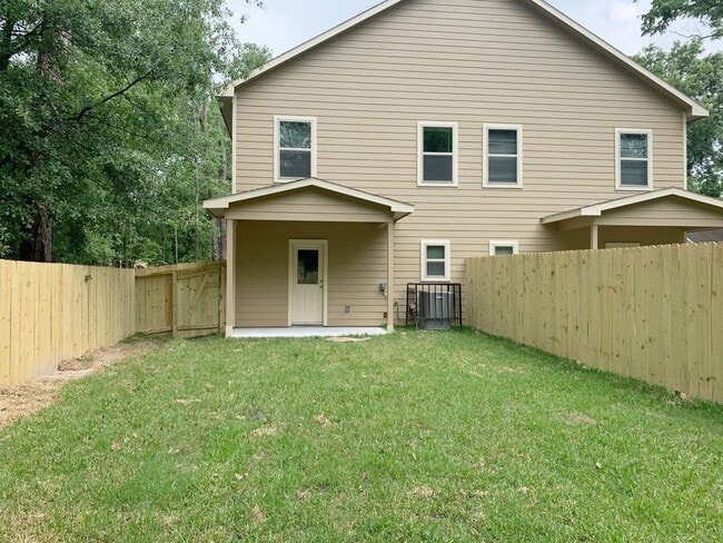 Building Photo - 8114 Rhobell St