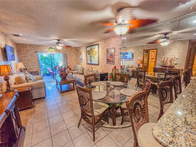 Building Photo - 8044 NW 41 Ct