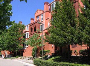 Building Photo - S240