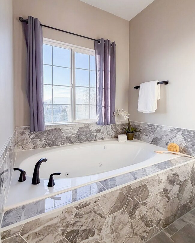 Building Photo - 2280 N 2350 W