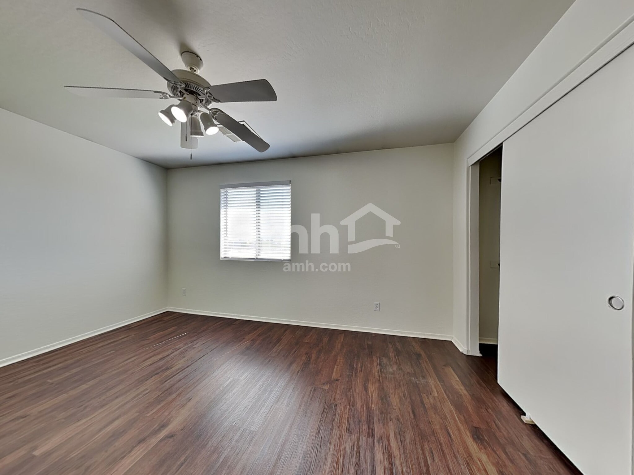 Building Photo - 6727 W Desert Ln