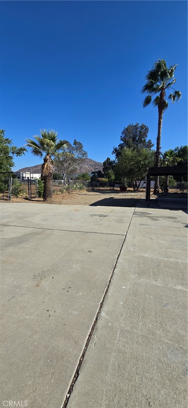 Building Photo - 10815 Citrus Ave