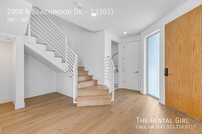 Building Photo - 2000 Beachwood Dr