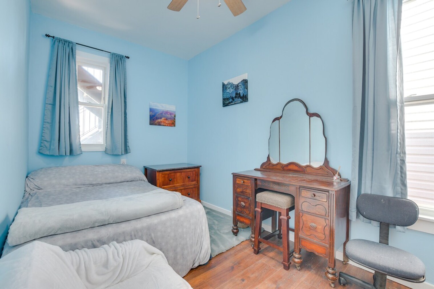 Building Photo - 1810 N Albany Ave