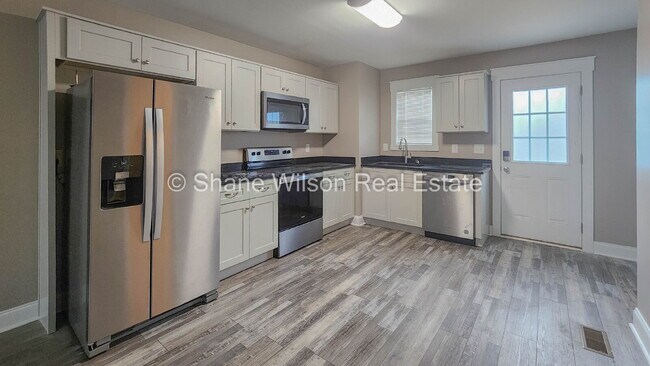 Building Photo - "Charming Rocky Face Duplex: Spacious 2-Be...
