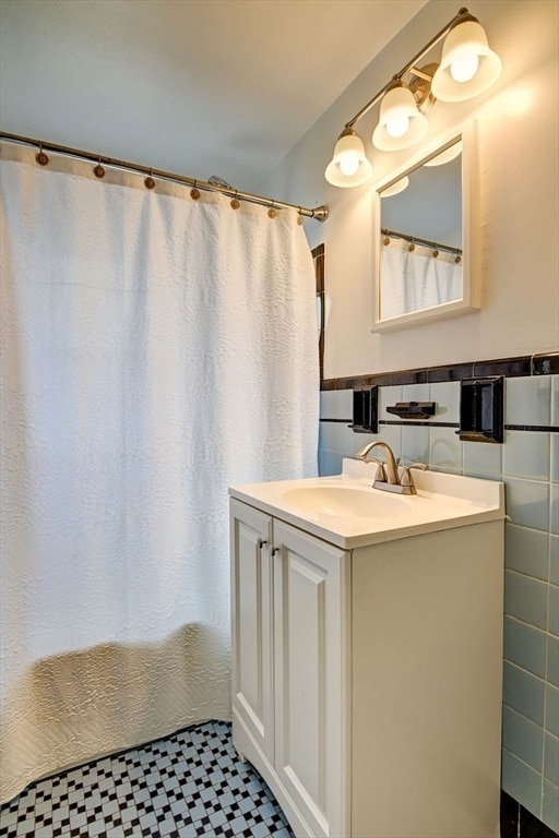 Building Photo - 317 Elmwood Ave