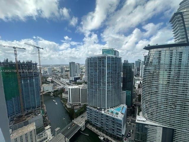 Building Photo - 475 Brickell Ave