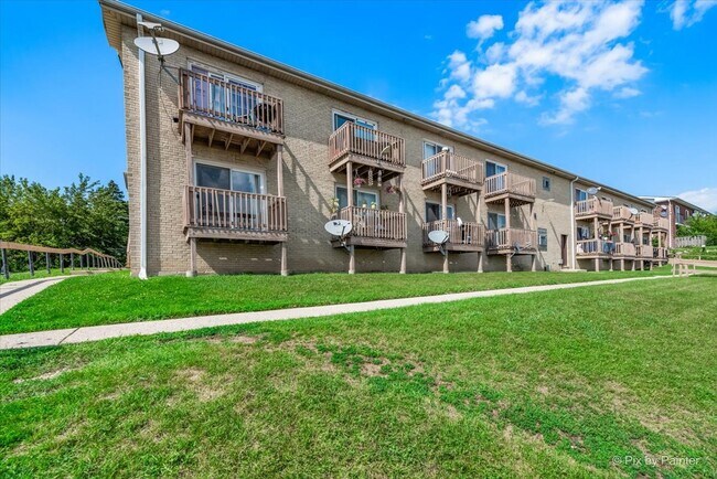 Building Photo - 821 Bode Rd
