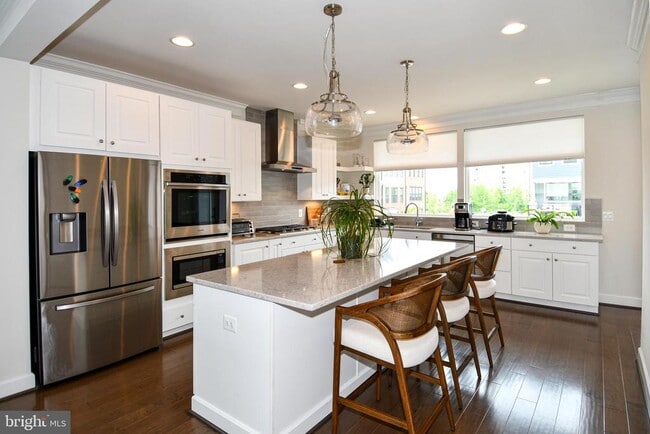 Building Photo - 13825 Estuary Pl