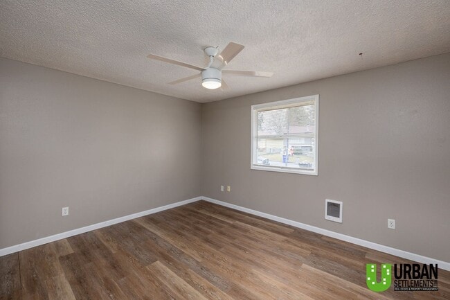 Building Photo - Great 3 bedroom 2 bathroom townhome for rent in South Spokane Valley