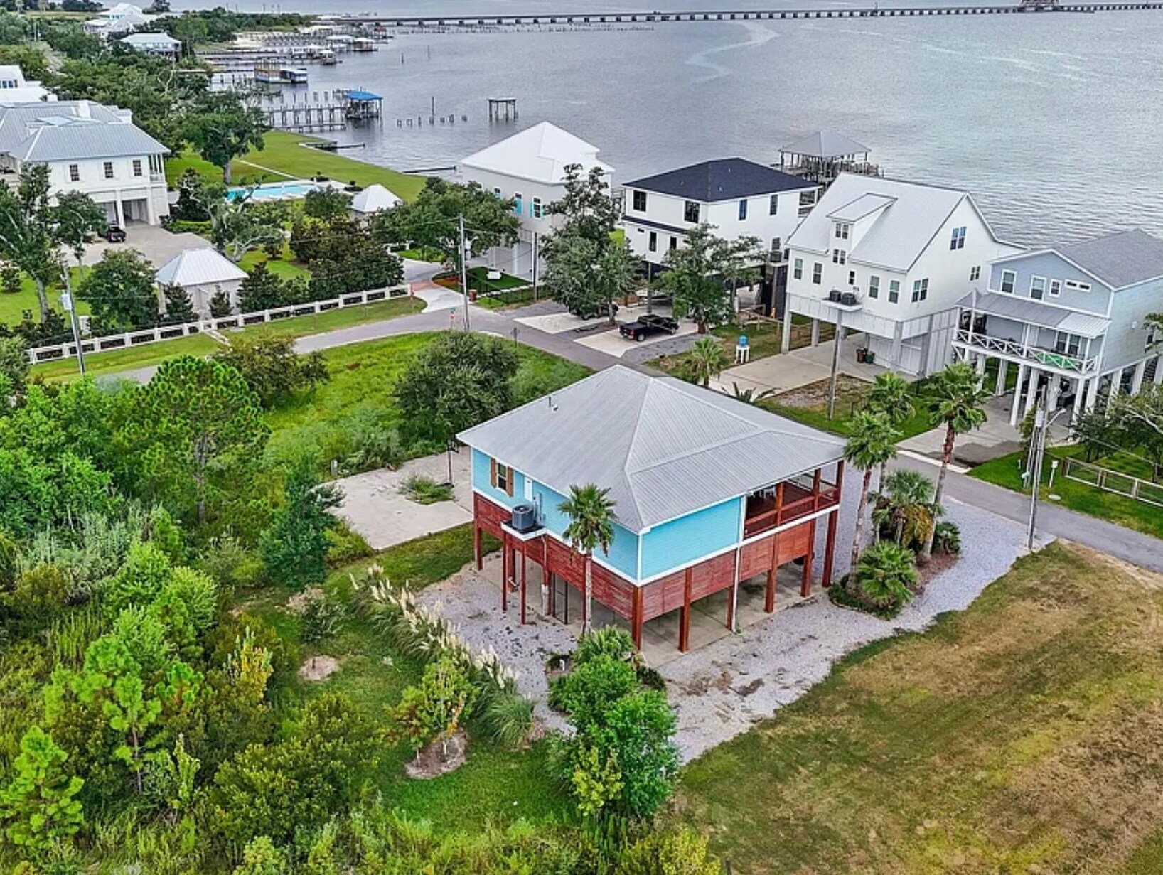 Building Photo - 218 Front St