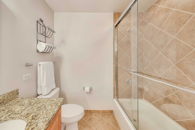 Building Photo - 1255 S State St