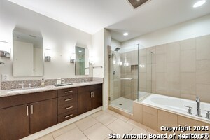 Building Photo - 610 E Market St