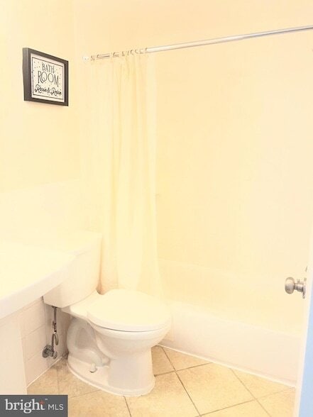 Building Photo - 2330 Glendale Terrace