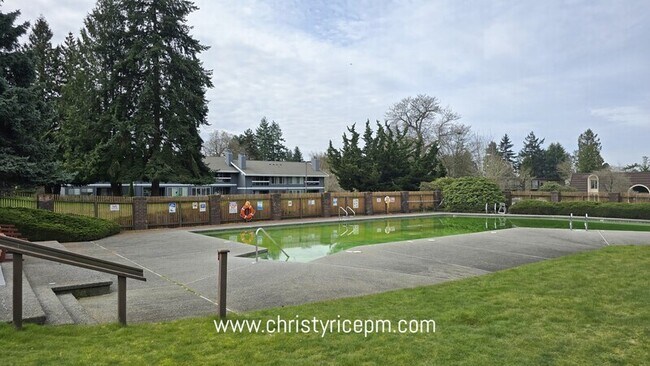 Building Photo - 11010 NE 68th St