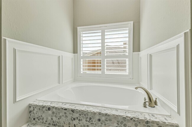 Building Photo - 3911 Cherry Forest Dr