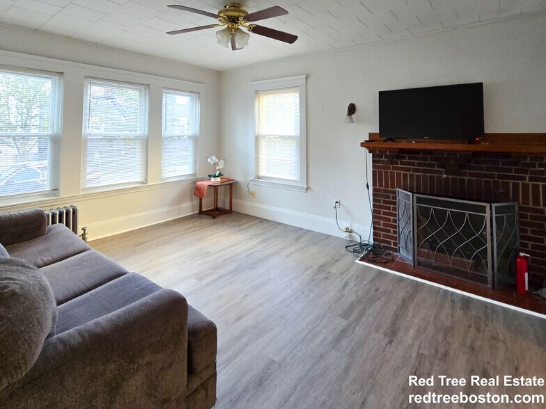 Building Photo - 63 Pinckney St