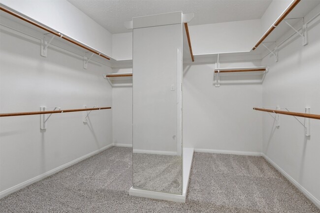 Building Photo - 2126 Fortuna Bella Dr