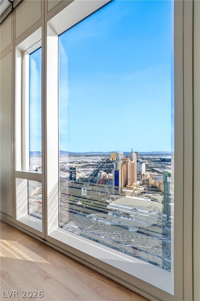 Building Photo - 3750 S Las Vegas Blvd