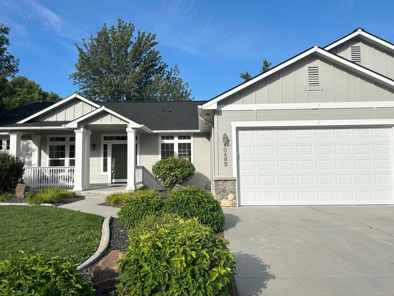 Primary Photo - 10485 N Bridle Way