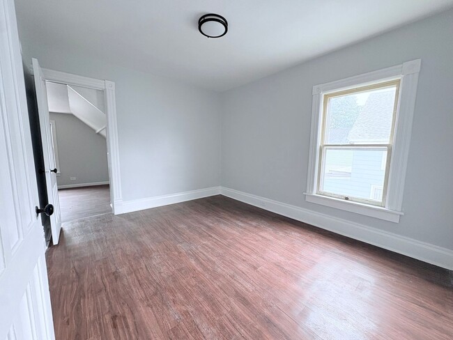 Building Photo - 409 Healy Ave