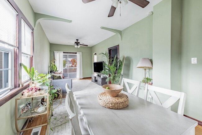 Building Photo - 5421 S Mulligan Ave