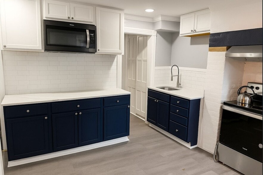 Building Photo - 39 S Lake Ave